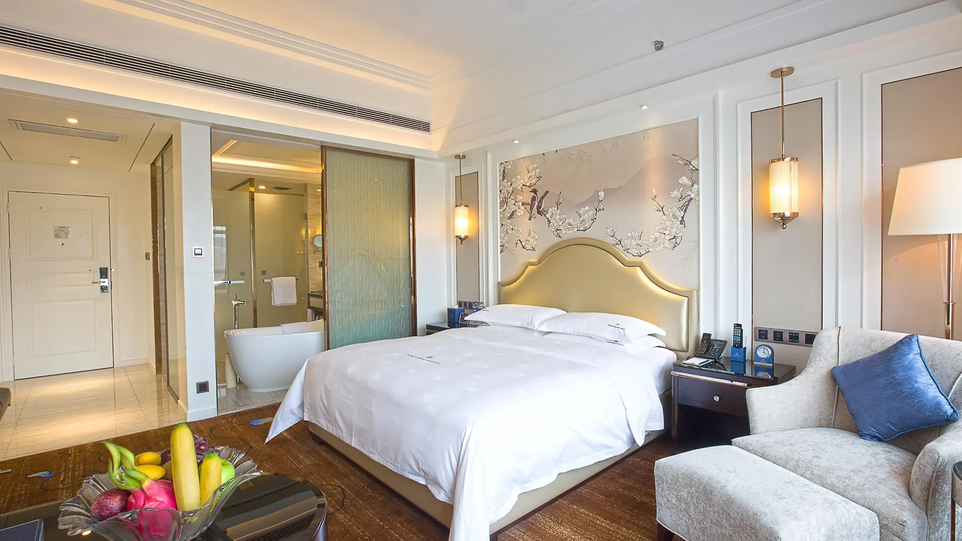 Dayhello International Hotel Shenzhen 5*,